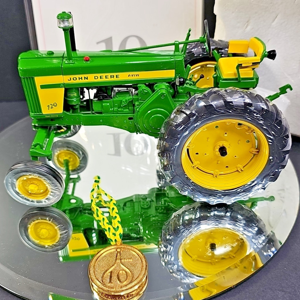 Ertl 1:16 John Deere 720 Diecast Tractor - 5832 Open Box WOW! Must See!